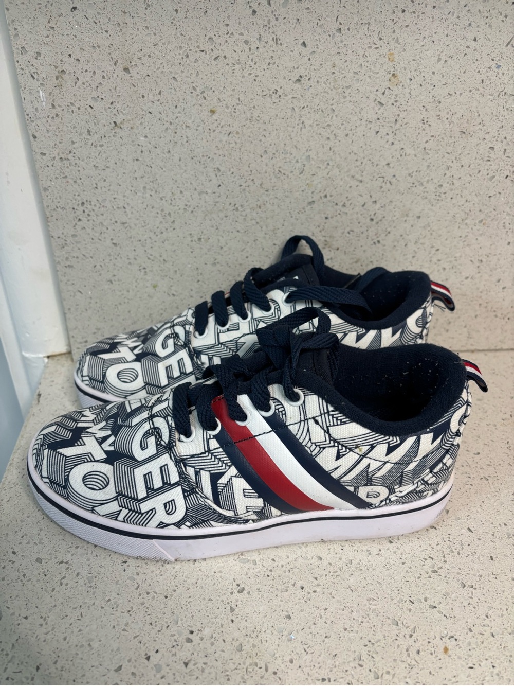 Kids size 5 Tommy Hilfiger heelys roller shoes, #B1312